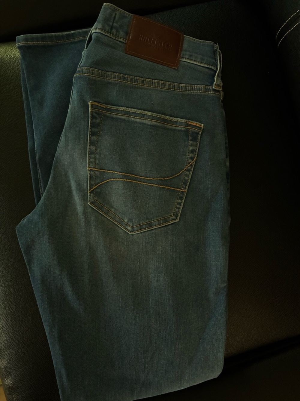 Hollister Men's Dark Blue Bootcut Jeans